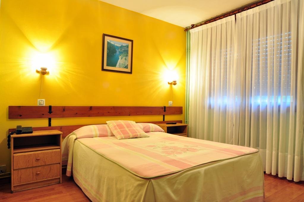 Hostal Europa San Roque del Acebal Luaran gambar