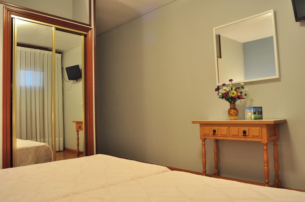 Hostal Europa San Roque del Acebal Bilik gambar