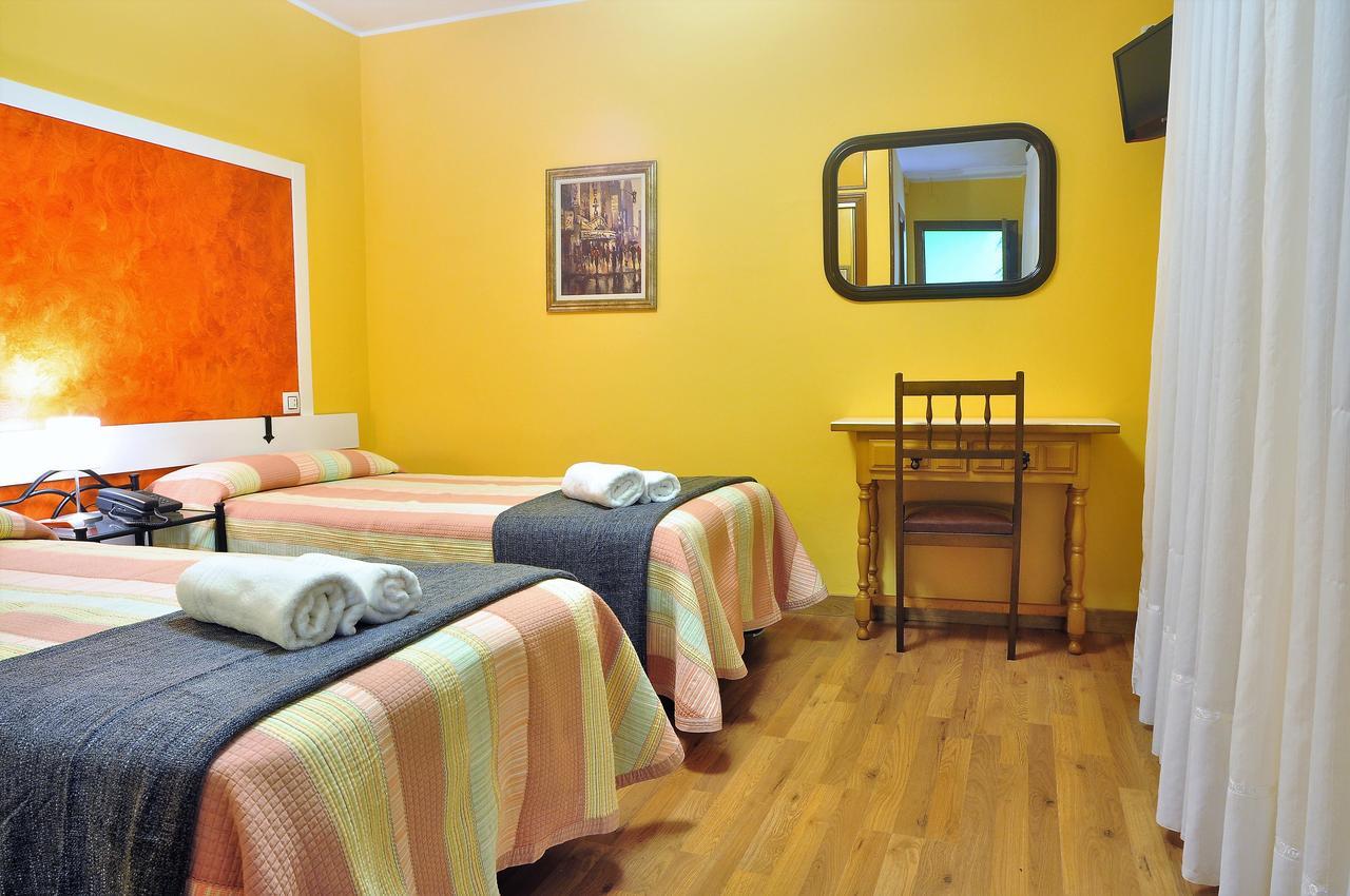 Hostal Europa San Roque del Acebal Luaran gambar